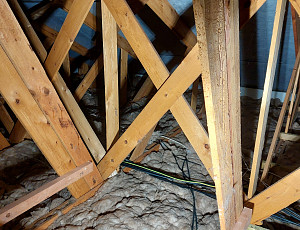 Poctivá izolace, foukaná izolace, foukaná vata, zateplení stropu, izolace stropu, zateplení, izolace, zateplení Znojmo, izolace Znojmo, skelná minerální izolace, Supafil loft